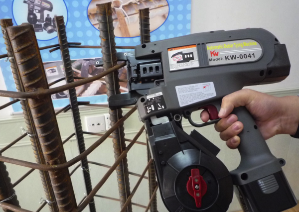 Вязка арматуры для фундамента своими руками Вязка арматуры для фундамента своими руками