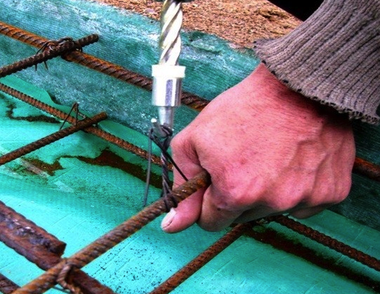 Вязка арматуры для фундамента своими руками Вязка арматуры для фундамента своими руками