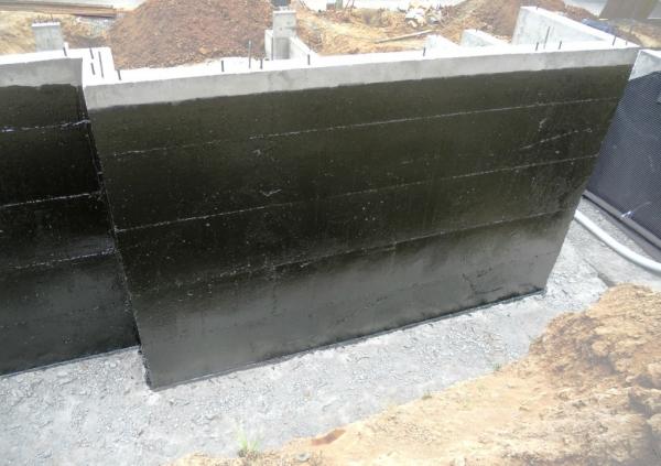 Гидроизоляция ленточного фундамента своими руками Гидроизоляция ленточного фундамента своими руками