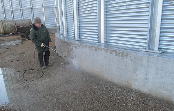 Гидроизоляция ленточного фундамента своими руками Гидроизоляция ленточного фундамента своими руками