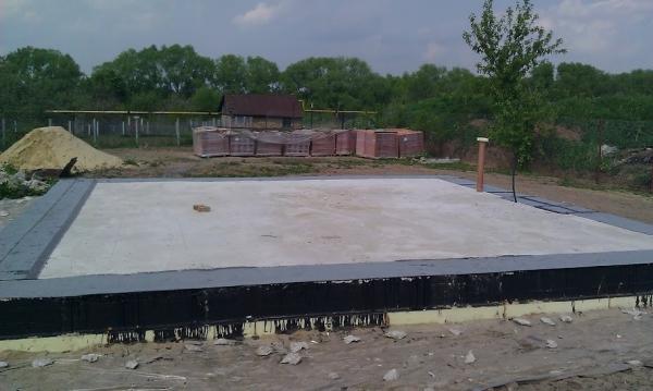 Гидроизоляция ленточного фундамента своими руками Гидроизоляция ленточного фундамента своими руками