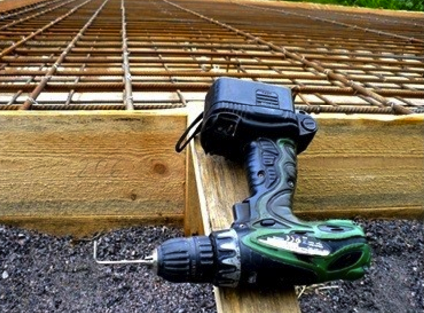 Вязка арматуры для фундамента своими руками Вязка арматуры для фундамента своими руками