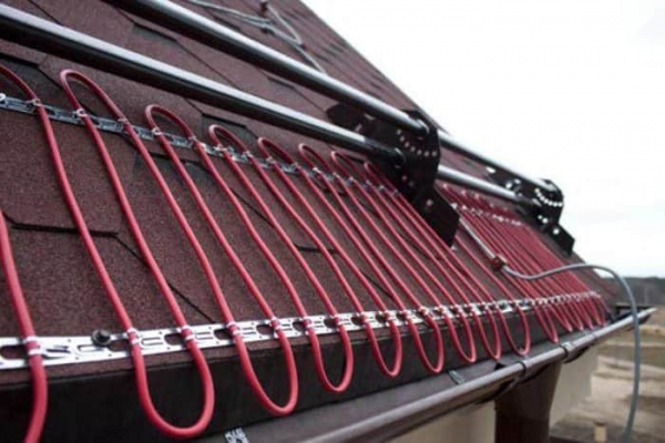 Кабельный обогрев кровли: преимущества и особенности монтажа Кабельный обогрев кровли: преимущества и особенности монтажа