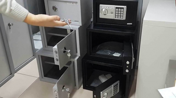 Сейф для дома против банковского сейфа Сейф для дома против банковского сейфа