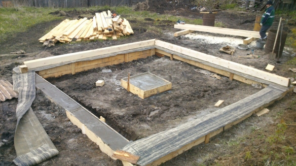 Продолжаем строительство бани весной Продолжаем строительство бани весной