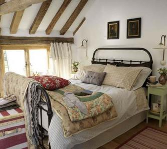 Спальня в деревенском стиле  
Спальня в деревенском стиле