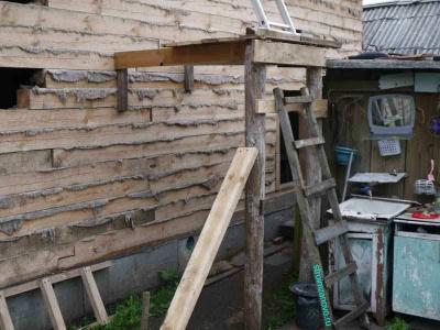 Кронштейн для антенны  
Кронштейн для антенны