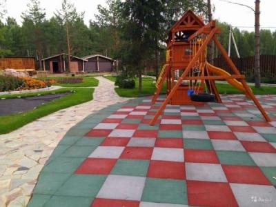 Резиновая плитка для дачи: особенности и установка Резиновая плитка для дачи: особенности и установка