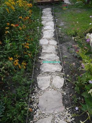 Дорожка из камня  
Дорожка из камня