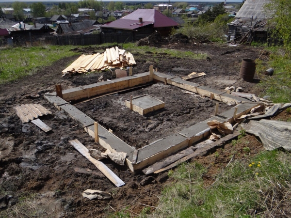 Продолжаем строительство бани весной Продолжаем строительство бани весной
