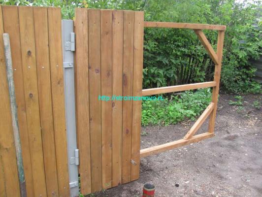 Распашные ворота своими руками  
Распашные ворота своими руками
