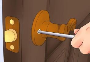 Покраска деревянных дверей Покраска деревянных дверей