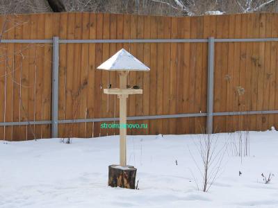 Как сделать кормушку для птиц  
Как сделать кормушку для птиц