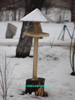 Как сделать кормушку для птиц  
Как сделать кормушку для птиц