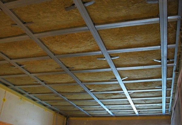 Шумоизоляция натяжного потолка в квартире: как и из чего делать Шумоизоляция натяжного потолка в квартире: как и из чего делать