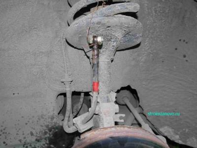 Замена поршня переднего суппорта на Мицибиси Каризма  
Замена поршня переднего суппорта на Мицибиси Каризма