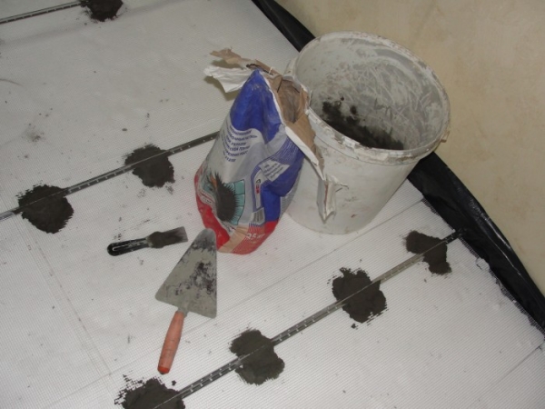 Как установить маяки для выравнивания пола Как установить маяки для выравнивания пола