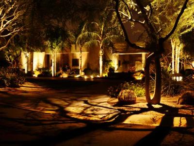  
Освещение участка загородного дома