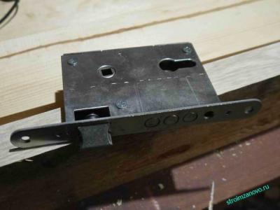 Делаем дверь своими руками  
Делаем дверь своими руками