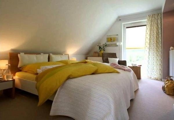 Дизайн спальной комнаты в доме: комбинируем стили, свет и декор Дизайн спальной комнаты в доме: комбинируем стили, свет и декор