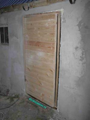 Делаем дверь своими руками  
Делаем дверь своими руками