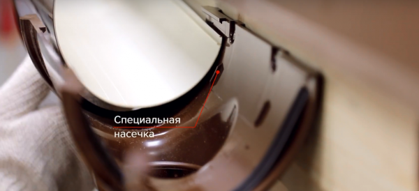 Как правильно установить водостоки на крыше Как правильно установить водостоки на крыше