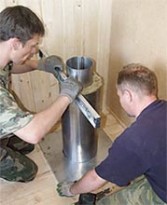 Проход трубы через потолок бани Проход трубы через потолок бани