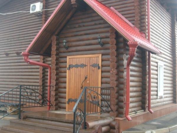 Как правильно установить водостоки на крыше Как правильно установить водостоки на крыше