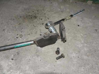 Замена задних тормозных колодок на Мицубиси Каризма  
Замена задних тормозных колодок на Мицубиси Каризма