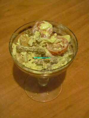 Салат цезарь с курицей и сухариками  
Салат цезарь с курицей и сухариками