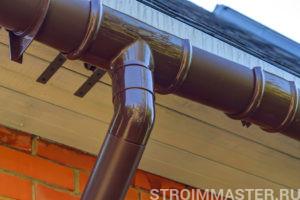 Водосточная система из ПВХ и меди — современное и эффективное решение для водоотвода Водосточная система из ПВХ и меди — современное и эффективное решение для водоотвода
