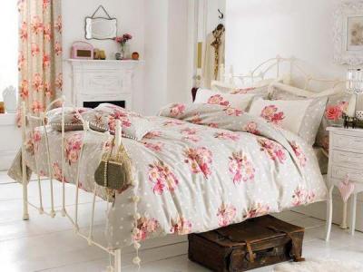 Спальня в деревенском стиле  
Спальня в деревенском стиле