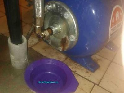 Проржавел фланец гидроаккумулятора насосной станции. Что делать?  
Проржавел фланец гидроаккумулятора насосной станции. Что делать?