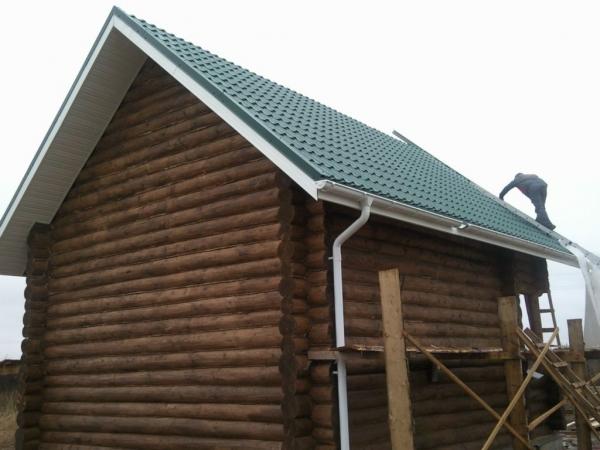 Как правильно установить водостоки на крыше Как правильно установить водостоки на крыше