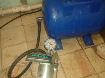 Проржавел фланец гидроаккумулятора насосной станции. Что делать?  
Проржавел фланец гидроаккумулятора насосной станции. Что делать?