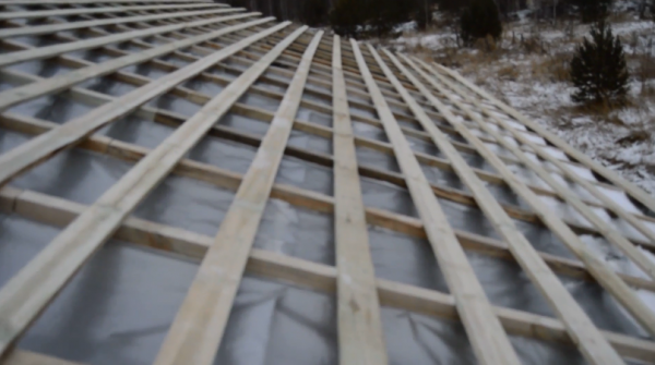 Правила монтажа профнастила на крышу Правила монтажа профнастила на крышу