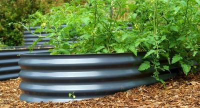 Грядки из металла с полимерным покрытием: особенности и виды конструкций