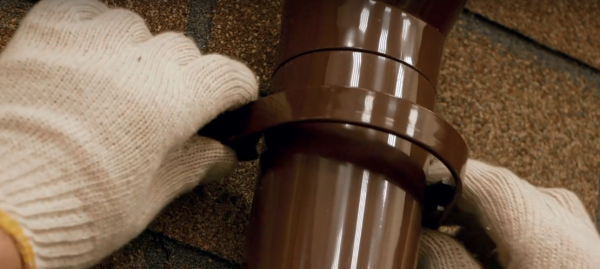 Как правильно установить водостоки на крыше Как правильно установить водостоки на крыше