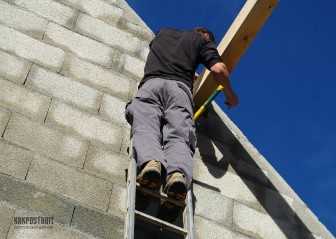 Сколько стоит возведение жилья из пенобетонных блоков и базовые сведения о материале Сколько стоит возведение жилья из пенобетонных блоков и базовые сведения о материале