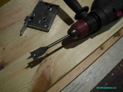 Делаем дверь своими руками  
Делаем дверь своими руками