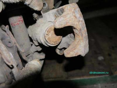 Замена задних тормозных колодок на Мицубиси Каризма  
Замена задних тормозных колодок на Мицубиси Каризма