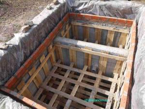 Выгребная яма своими руками  
Выгребная яма своими руками