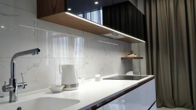 Подсветка шкафов на кухне и шкафов-купе светодиодной лентой Подсветка шкафов на кухне и шкафов-купе светодиодной лентой