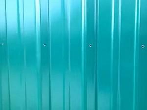 Как построить забор из профлиста своими руками: этапы подготовки и видео пример самостоятельного строительства забора из профлиста