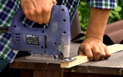 Чем резать ондулин — какие инструменты использовать, пошаговые инструкции Чем резать ондулин — какие инструменты использовать, пошаговые инструкции