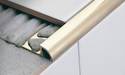 Как заделать стык между ванной и стеной Как заделать стык между ванной и стеной