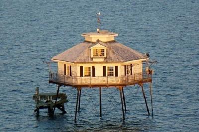 Фундамент на винтовых сваях минусы и плюсы: какие бывают винтовые сваи под фундамент и принципы расчета Фундамент на винтовых сваях минусы и плюсы: какие бывают винтовые сваи под фундамент и принципы расчета