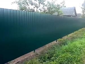 Как построить забор из профлиста своими руками: этапы подготовки и видео пример самостоятельного строительства забора из профлиста