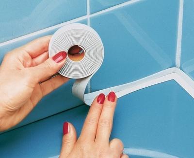 Как заделать стык между ванной и стеной Как заделать стык между ванной и стеной