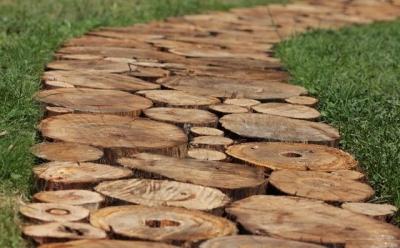 Дорожки на даче своими руками: рассмотрим процесс работ, как сделать дорожку Дорожки на даче своими руками: рассмотрим процесс работ, как сделать дорожку